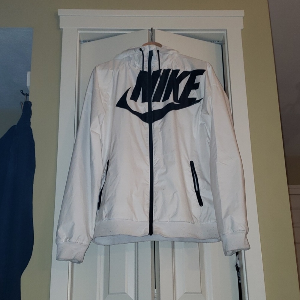 Nike wind breaker